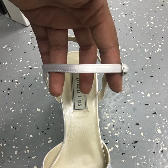 White Dress Shoes #wedding #bride - Picture 3 of 3